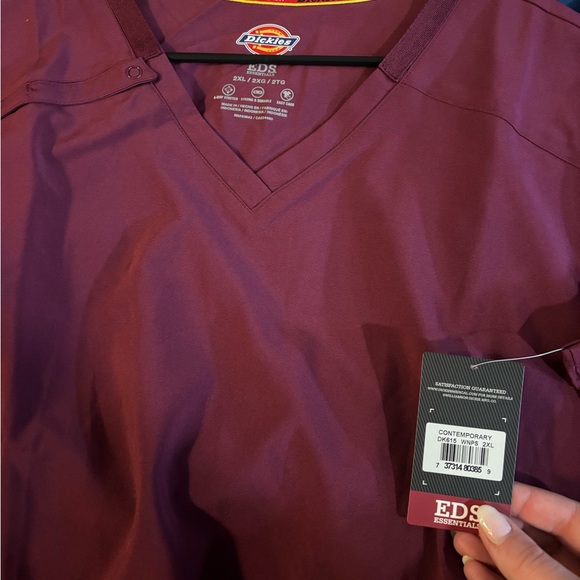 Scrub top - Picture 1 of 2